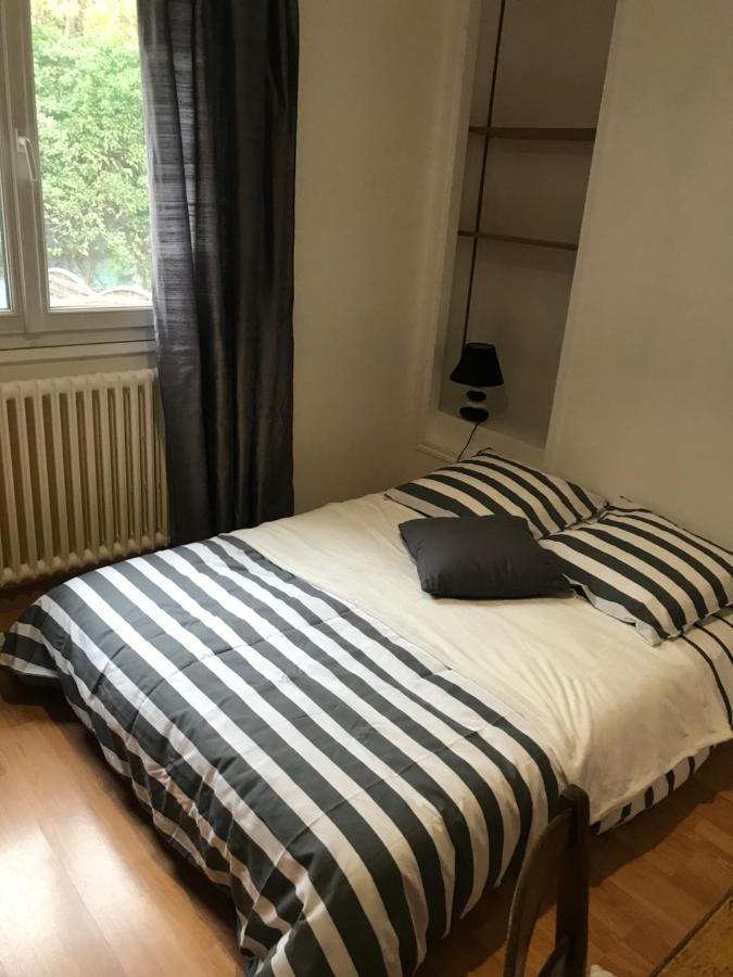 Bed and Breakfast Le Relais De Pierre Arpajon Exterior foto
