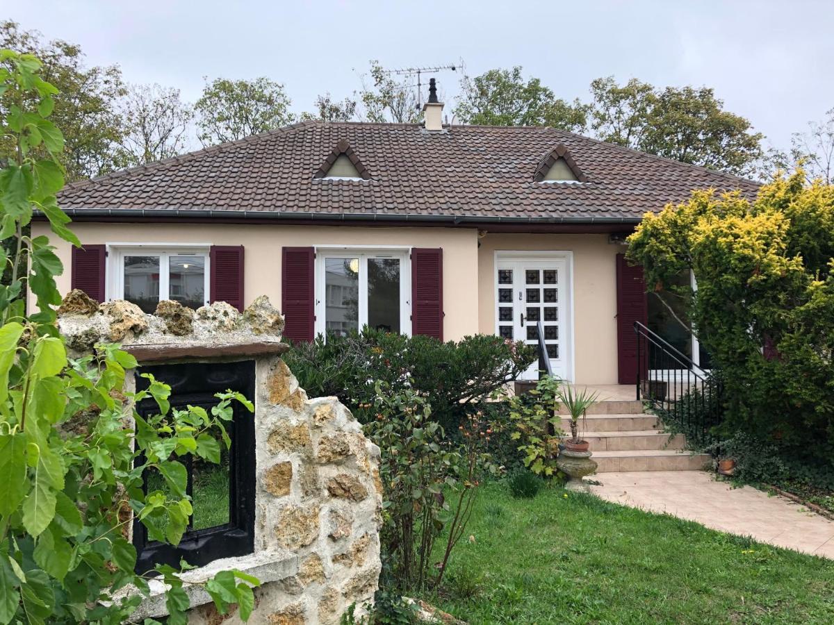 Bed and Breakfast Le Relais De Pierre Arpajon Exterior foto